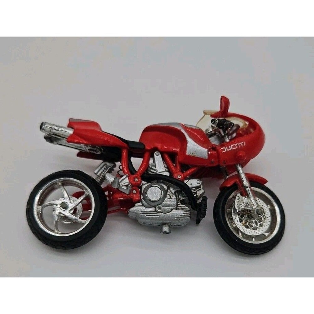 1/18 maisto ducati red + silver motorcycle in nice shape used